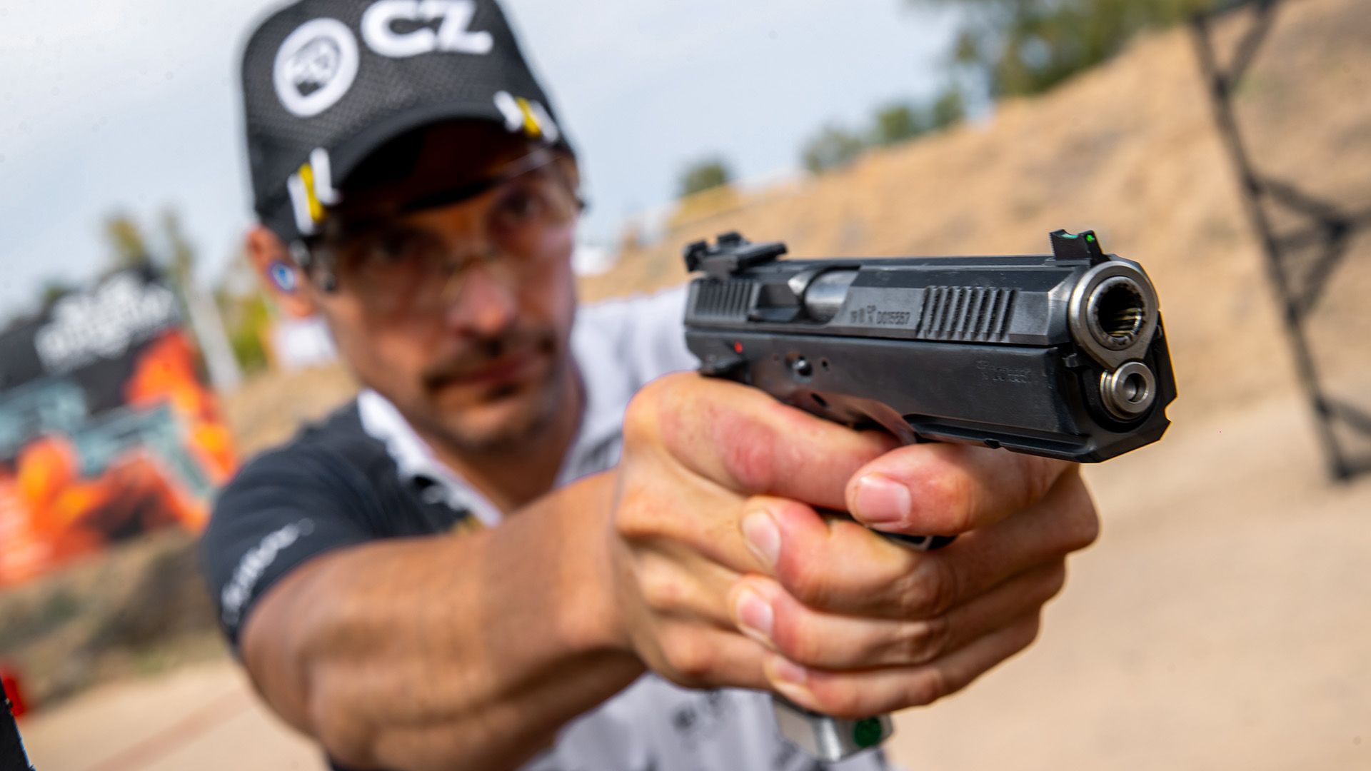 <h1 class="typography-h1">Ergonomics</h1><p class="typography-body-big">The advanced ergonomics of all models in the CZ SHADOW 2 series ensure your grip and aiming are highly intuitive.</p>