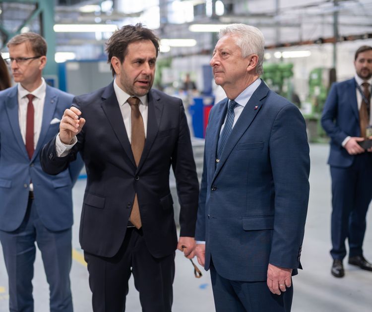 Defense Minister Jaromir Zuna Visits CZ